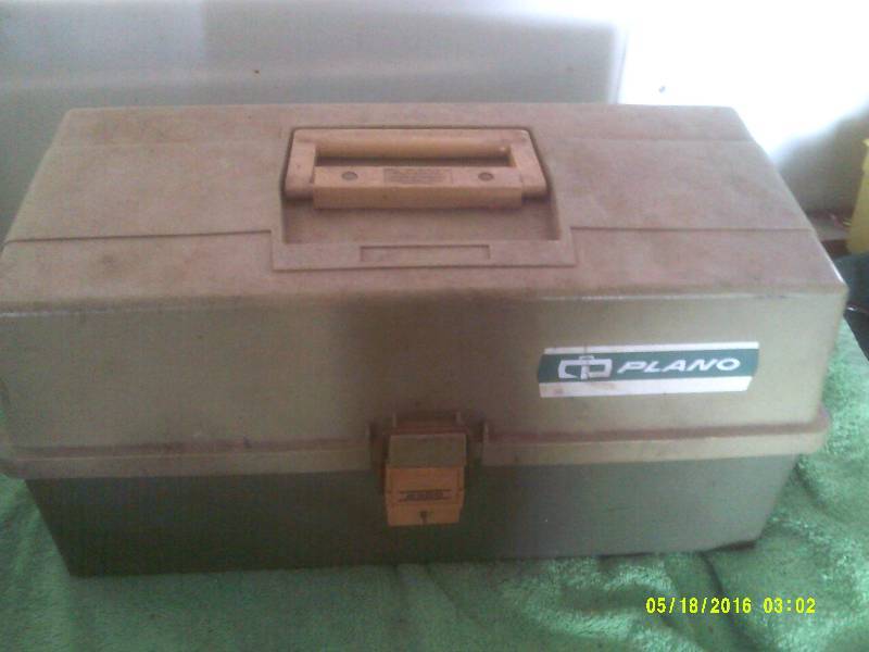 TACKLE BOX AND CONTENTS