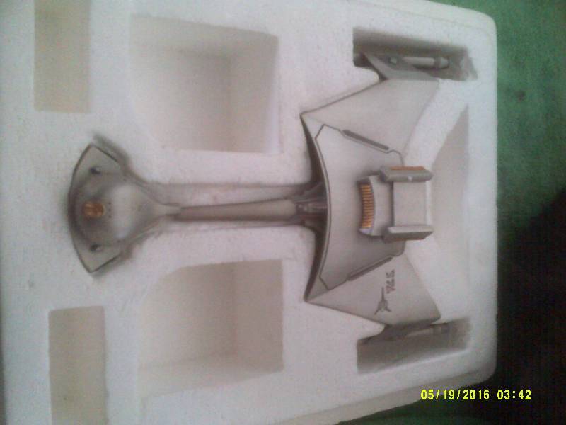 METAL STAR TREK BATTLE CRUISER