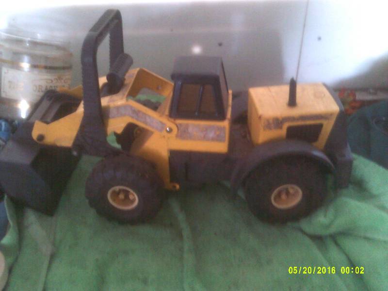METAL AND PLASTIC FRONT END LOADER