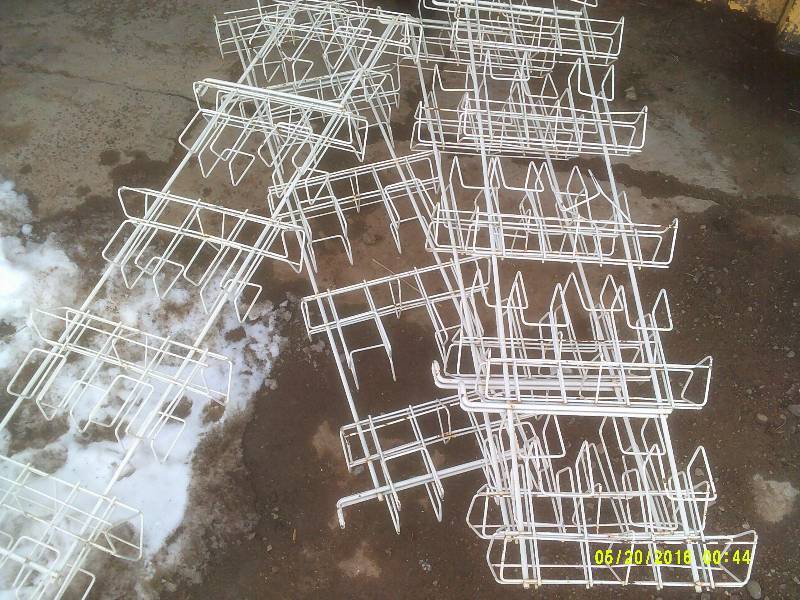 4 WIRE SHOE RACKS