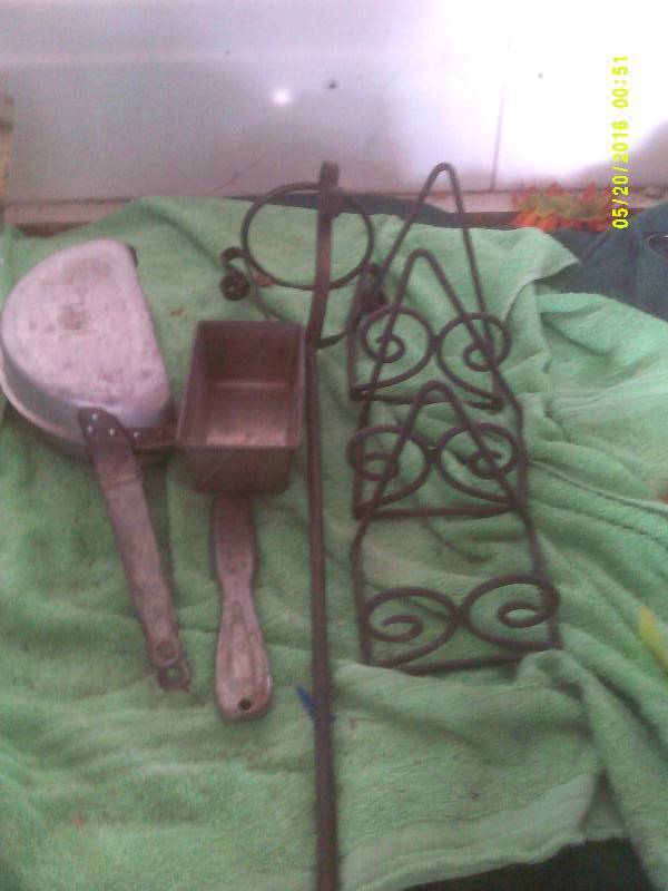 VINTAGE METALWARE