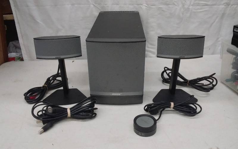 lot 10 image: Bose Companion 5 Multi Media Computer Speaker System