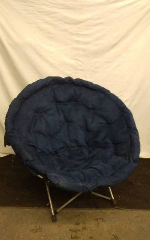 lot 19 image: XL Folding Papasan Chair 42 Inch Round
