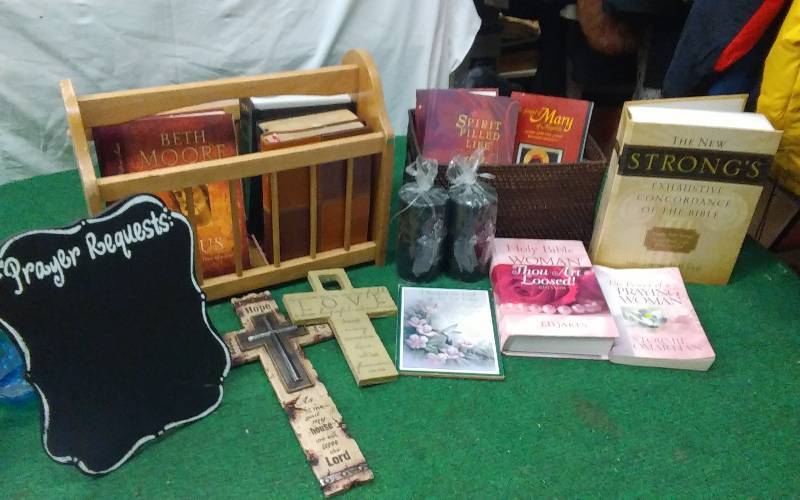 lot 80 image: Lot Of Religious Decor, Bibles, Basket & Magazine Rack