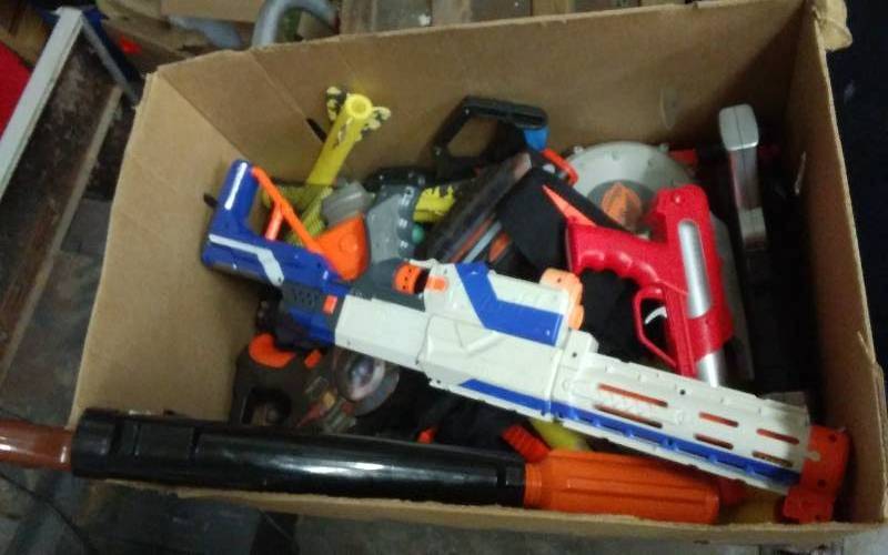 lot 77 image: Box Lot Of Nerf & Other Guns