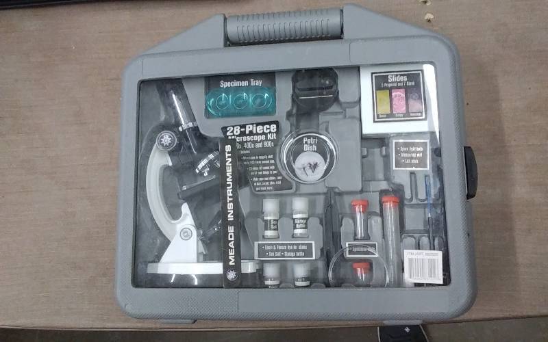 lot 110 image: Meade 28 Piece Microscope Set