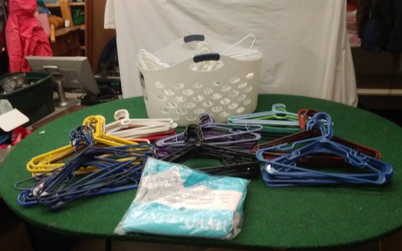 lot 114 image: Hamper New Beach Towel, 12 Dozen Hangers