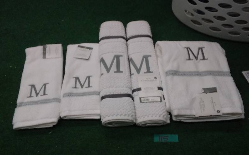 lot 115 image: New Towels & Bathmats With Initial M