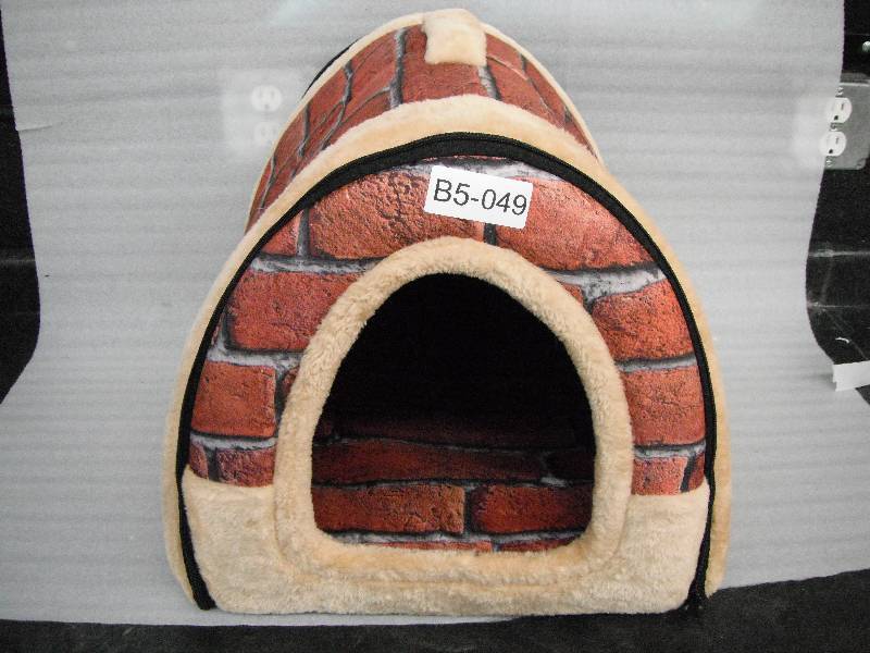 Brick Pattern Cushioned Ped House