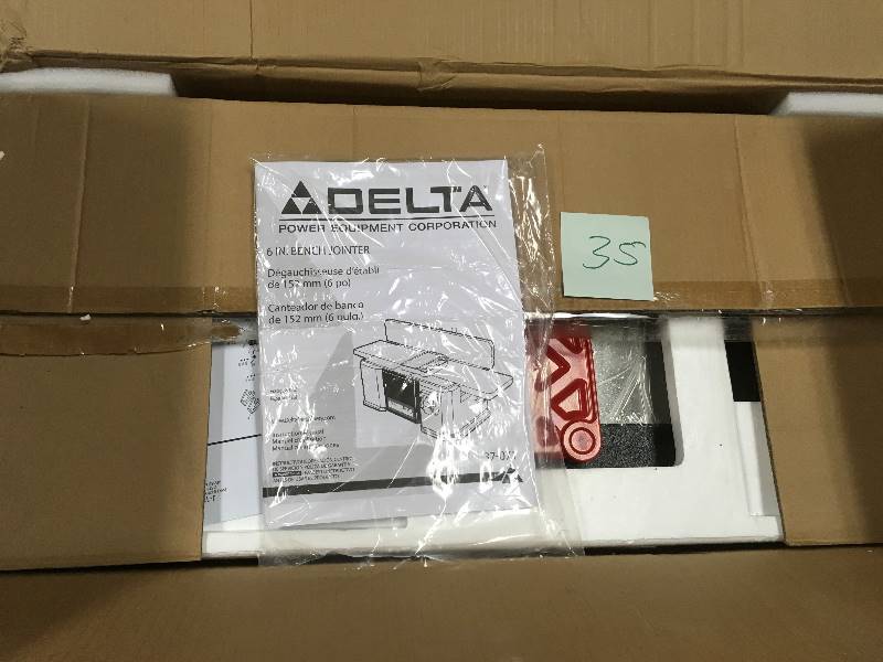 lot 35 image: Delta  6 in. MIDI - Bench Jointer in good working condition