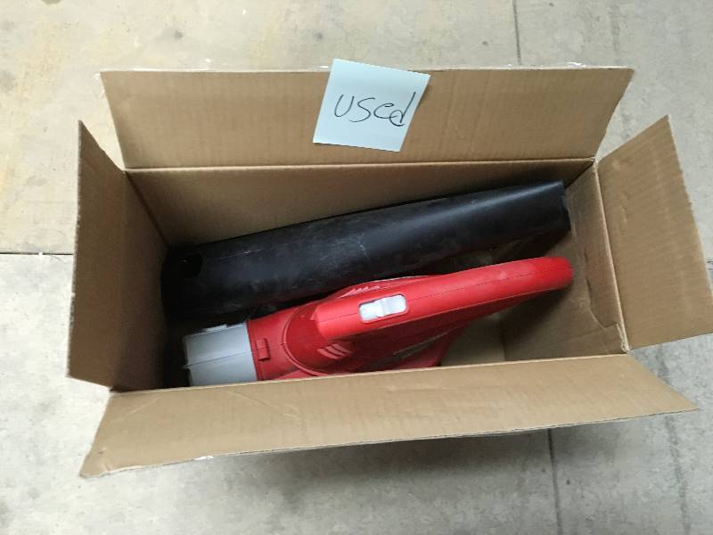 lot 43 image: Homelite 7 amp Electric Blower in good working condition