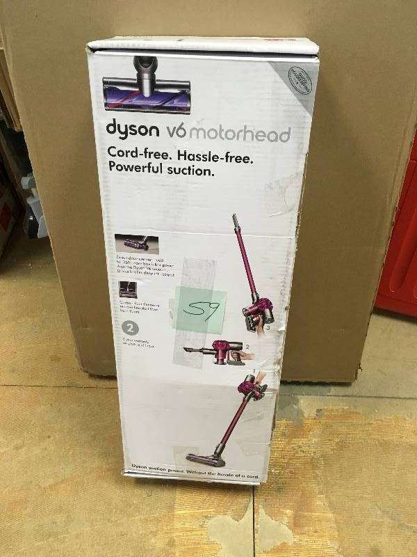 lot 59 image: Dyson V6 Motorhead Vacuum in like new condition