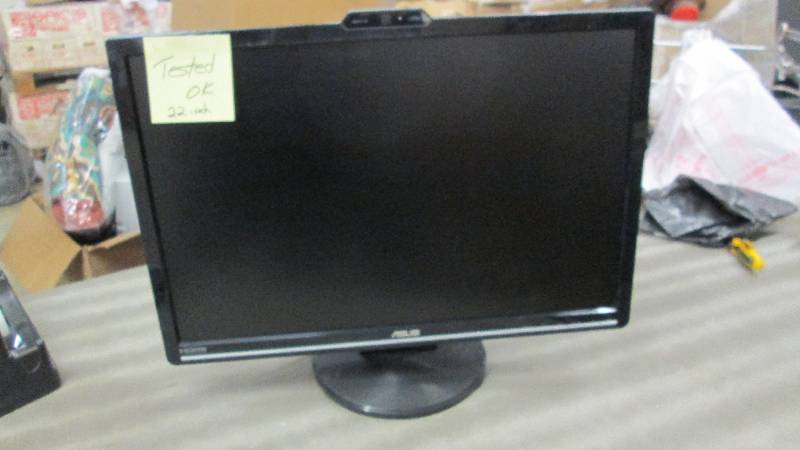 lot 33 image: 22 Inch Asus Monitor with camera- t...
