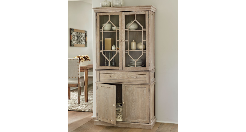 lot 82 image: Tool-Free Diamond Hutch open box Re...
