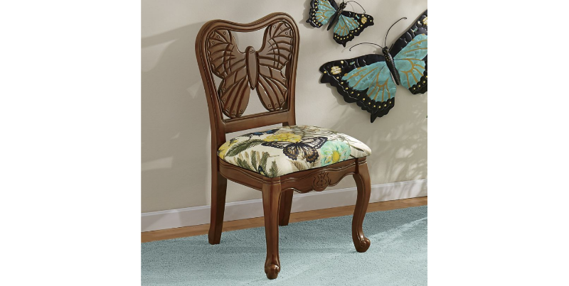 lot 211 image: Butterfly Hand-Carved Chair open bo...