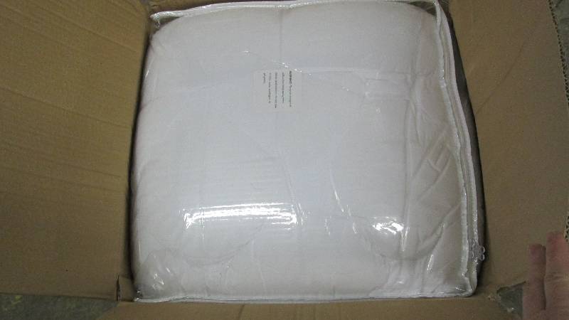 lot 156 image: Sleep Connection Maxi Loft King Mat...
