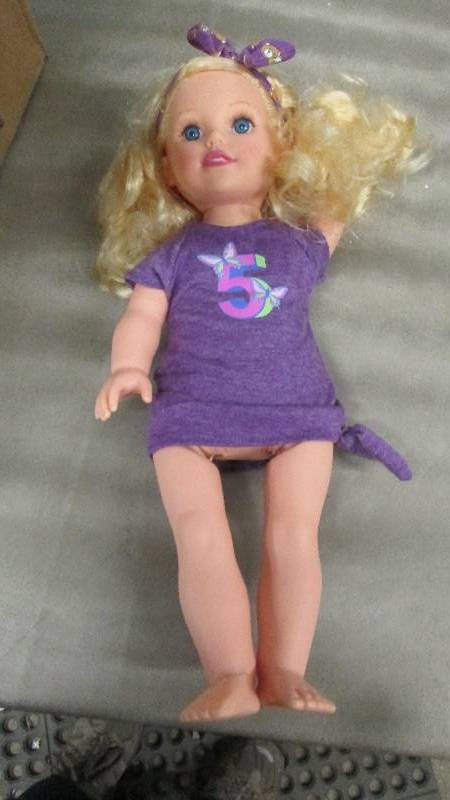 lot 189 image: Doll...