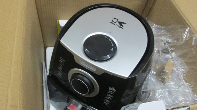 lot 196 image: 3.2-Qt. Air Fryer by Kalorik open...