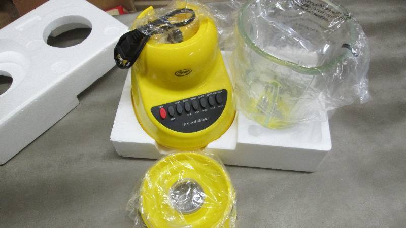 lot 201 image: Ginnys Brand 10-Speed Blender open...