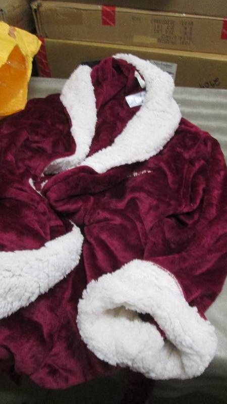 lot 261 image: Personalized 1X Soft Robe Retail $7...