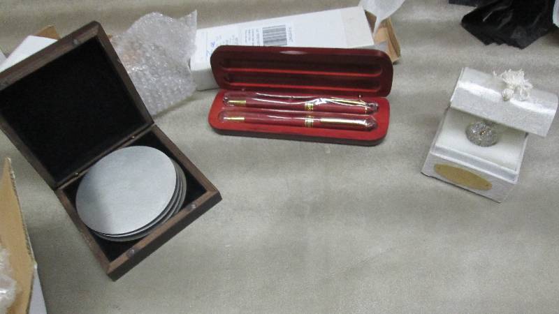 lot 262 image: Personalized Ornament, Pen Set, Coa...