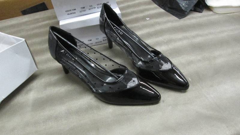 lot 267 image: Size 12M Ladies  Ashro Valenteen Pu...