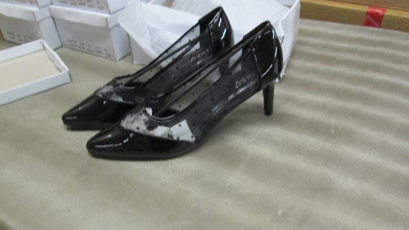 lot 279 image: Size 12M Ladies  Ashro Valenteen Pu...