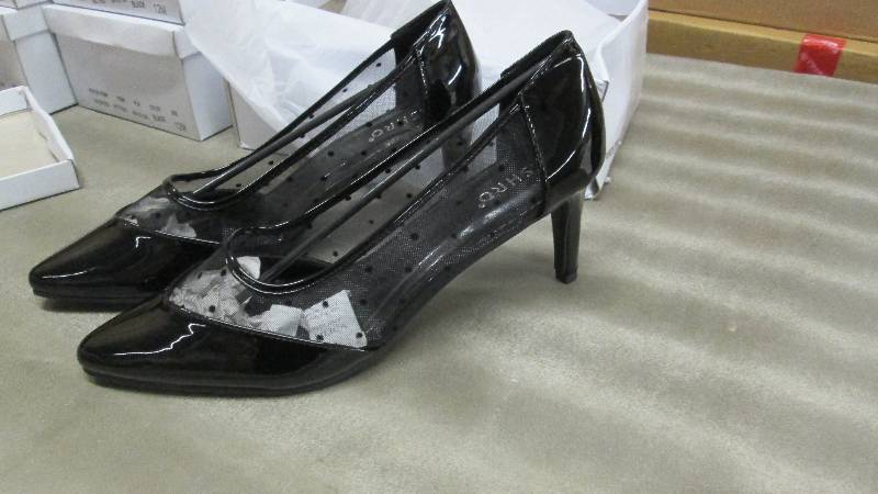 lot 282 image: Size 12M Ladies  Ashro Valenteen Pu...