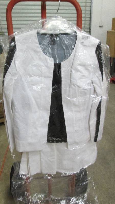 lot 292 image: Ashro Size 12 Ladies 2 Piece Black ...