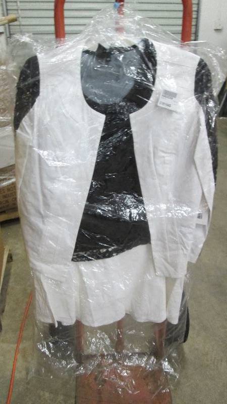 lot 295 image: Ashro Size 16W Ladies 2 Piece Black...