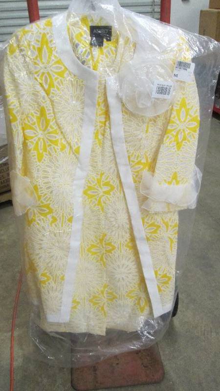 lot 301 image: Ashro Size 6 Ladies Yellow 2 Piece ...