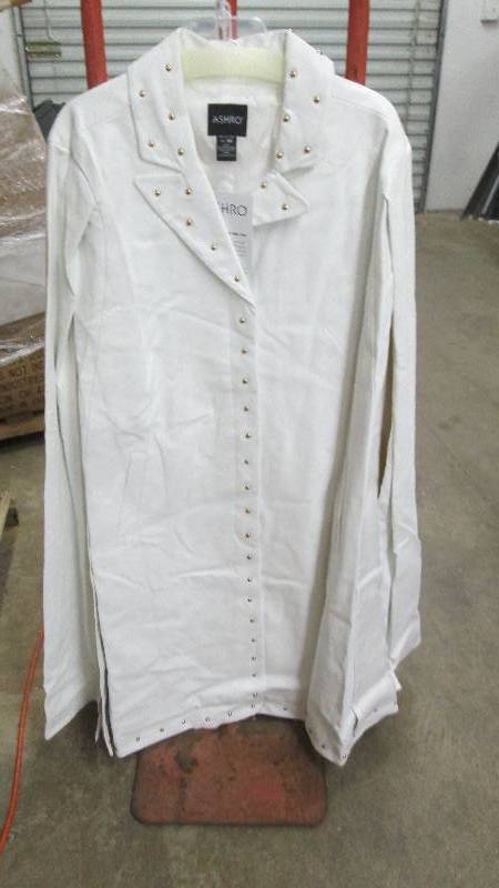 lot 305 image: Ashro Size 18W Ivory Studded Poncho...