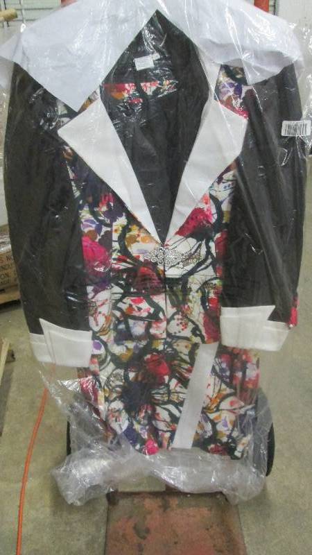 lot 307 image: Ashro Size 8 Ladies 2 Piece Outfit...