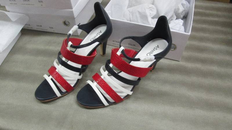 lot 315 image: Ashro Size 12M Ladies Harper Sandal...