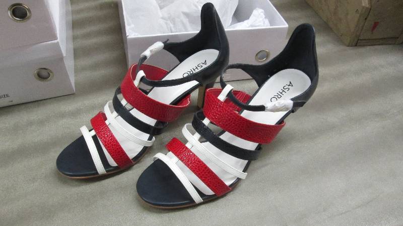 lot 317 image: Ashro Size 12M Ladies Harper Sandal...