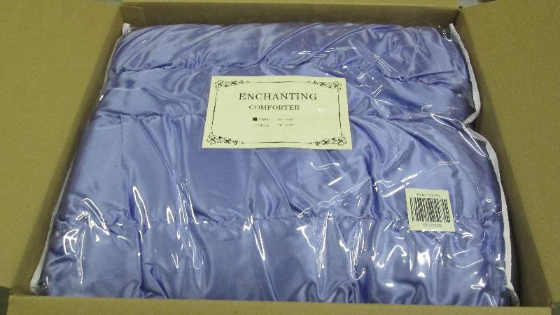 lot 320 image: Twin Size Enchanting Comforter...
