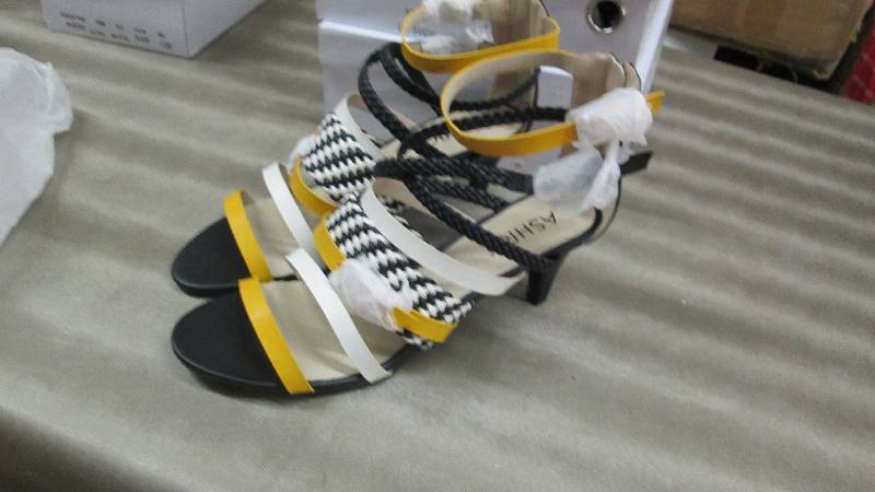 lot 325 image: Ashro Size 12M Ladies Izzy Sandal C...
