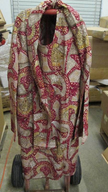 lot 347 image: Ashro Size 16 2 Piece Sleeveless D...