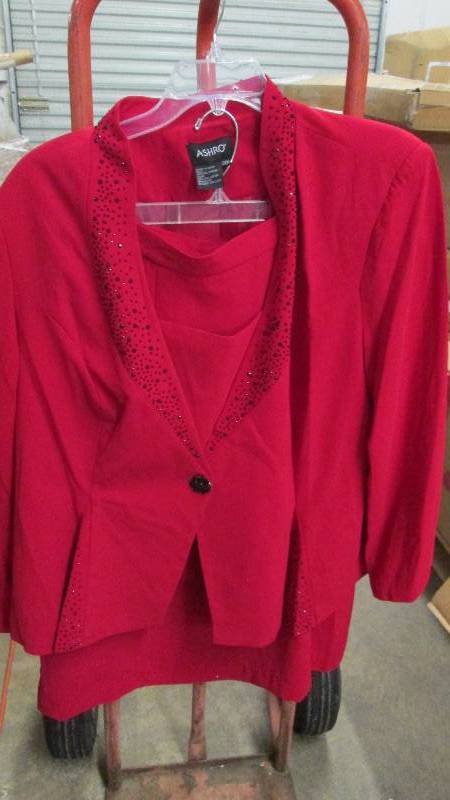 lot 353 image: Ashro 26W Red 2 Piece Ladies Skirt ...
