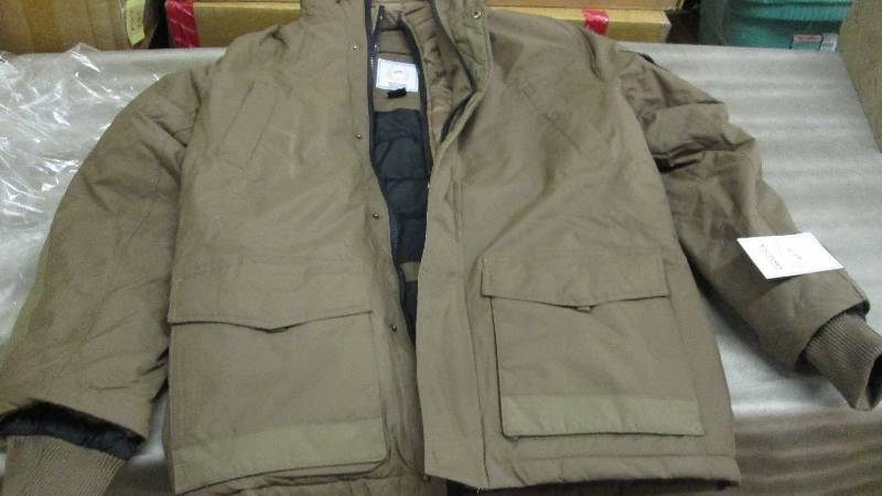 lot 355 image: Victory Size Large Brown Winter Coa...