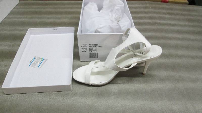 lot 367 image: Ashro Size 10 Ladies White High Str...