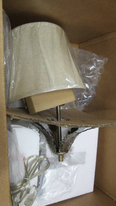 lot 372 image: Beaded Leaves Wallchiere open box, ...