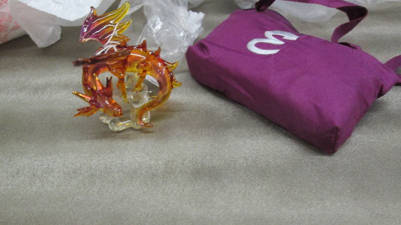 lot 399 image: Colored Dragon, Pocket Umbrella...