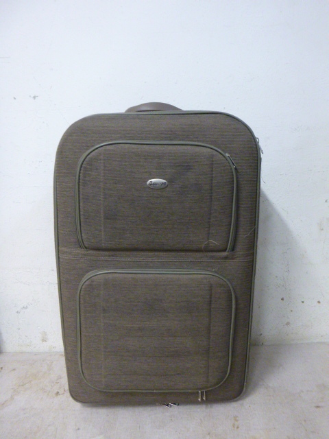 lot 34 image: Suitcase