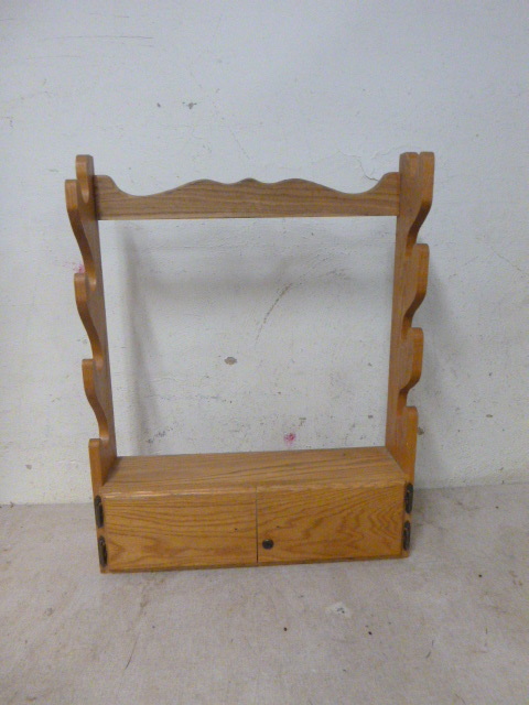 lot 45 image: Wooden Gun Rack