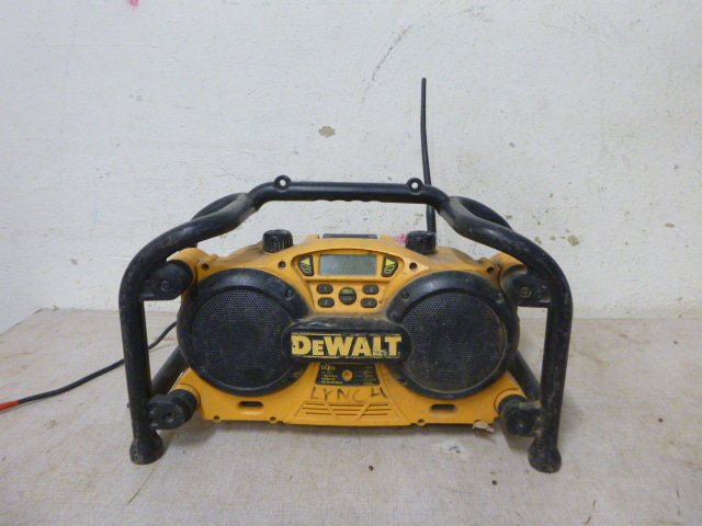 lot 46 image: DeWalt Jobsite Radio