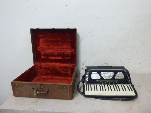 lot 54 image: Galanti Accordion