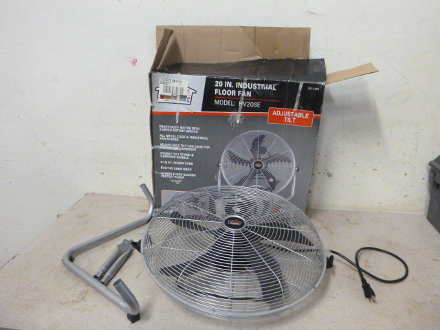 lot 65 image: 20 Industrial Floor Fan