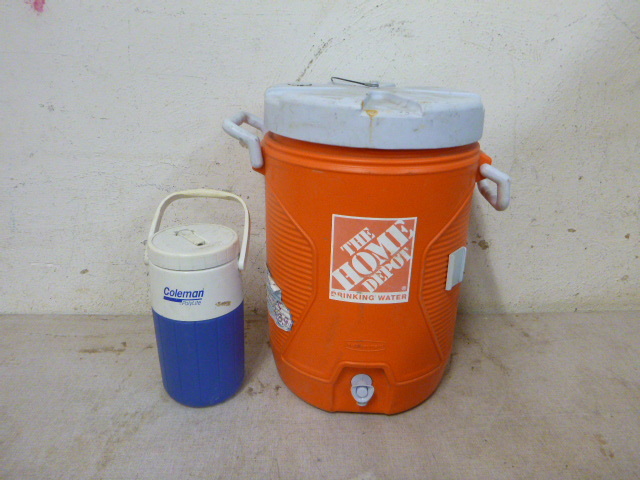 lot 100 image: Water Jugs