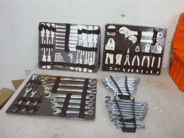 lot 102 image: Variety of Hand  Tools